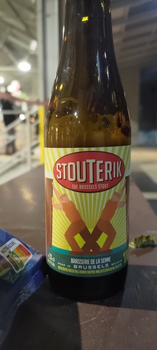 Une bouteille de bière Stouterik 